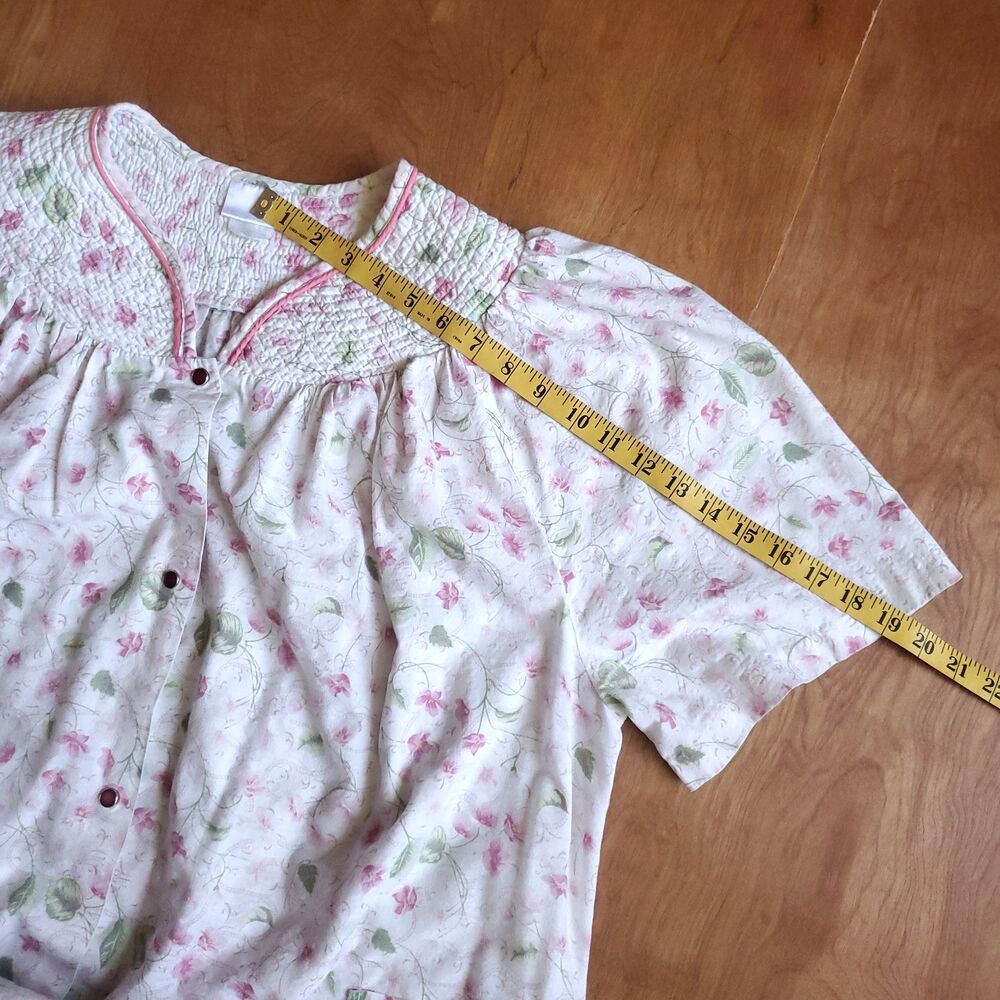 Vintage Floral House Patio Dress Bust 56" Snap Front Pockets Cottagecore Grandma - Picture 9 of 9